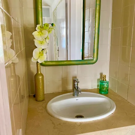 Laura, Romantic Stay, Free Wifi Apartment *